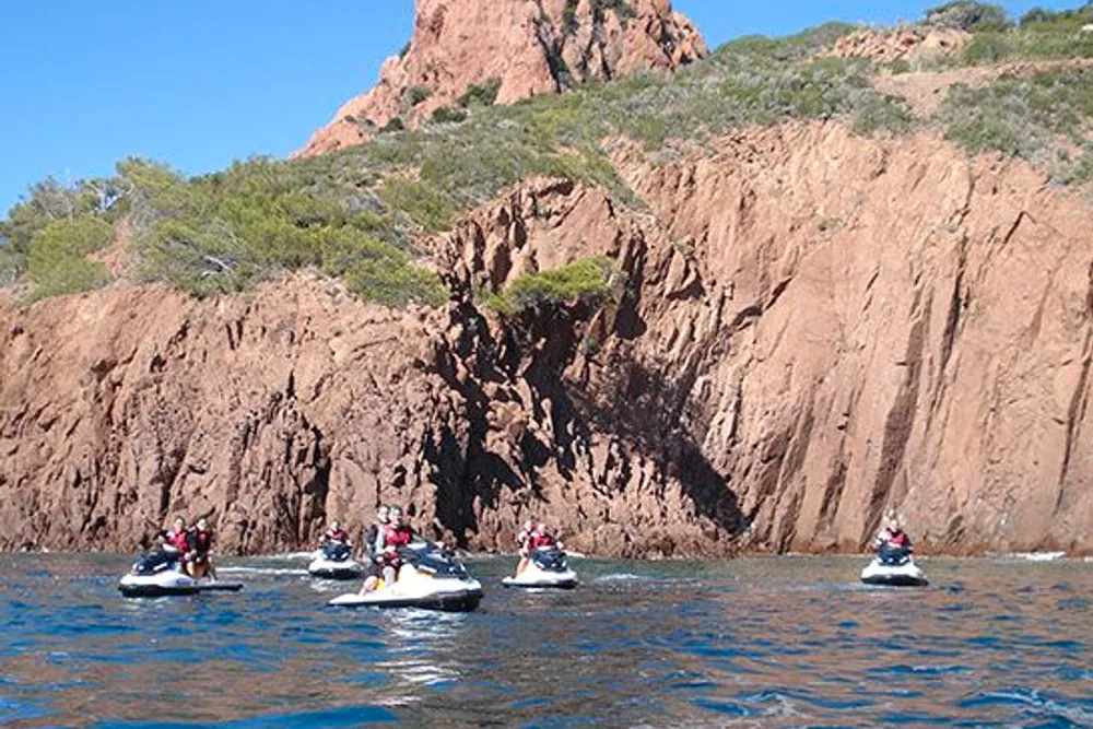 Jet ski, randonnée estérel au départ du Port de Saint-Aygulf